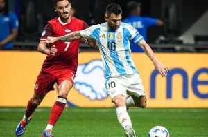 足球赛程-梅西：比赛很艰难 我们耐心控球但很难找到空间