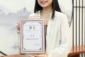 英超直播-退还美国国籍，放弃百万年薪坚定回国！全美冠军：我只为中国战！|朱易|冬奥会|花样滑冰|米兰冬奥会|运动员_新浪体育_新浪新闻