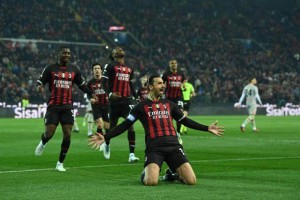 足球赛程-红黑暗夜见证里程碑时刻，队长伊布再成纪录先生